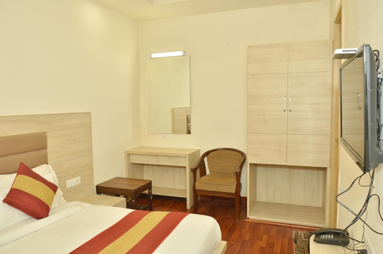 Hotel Temple Inn Amritsar Exterior photo