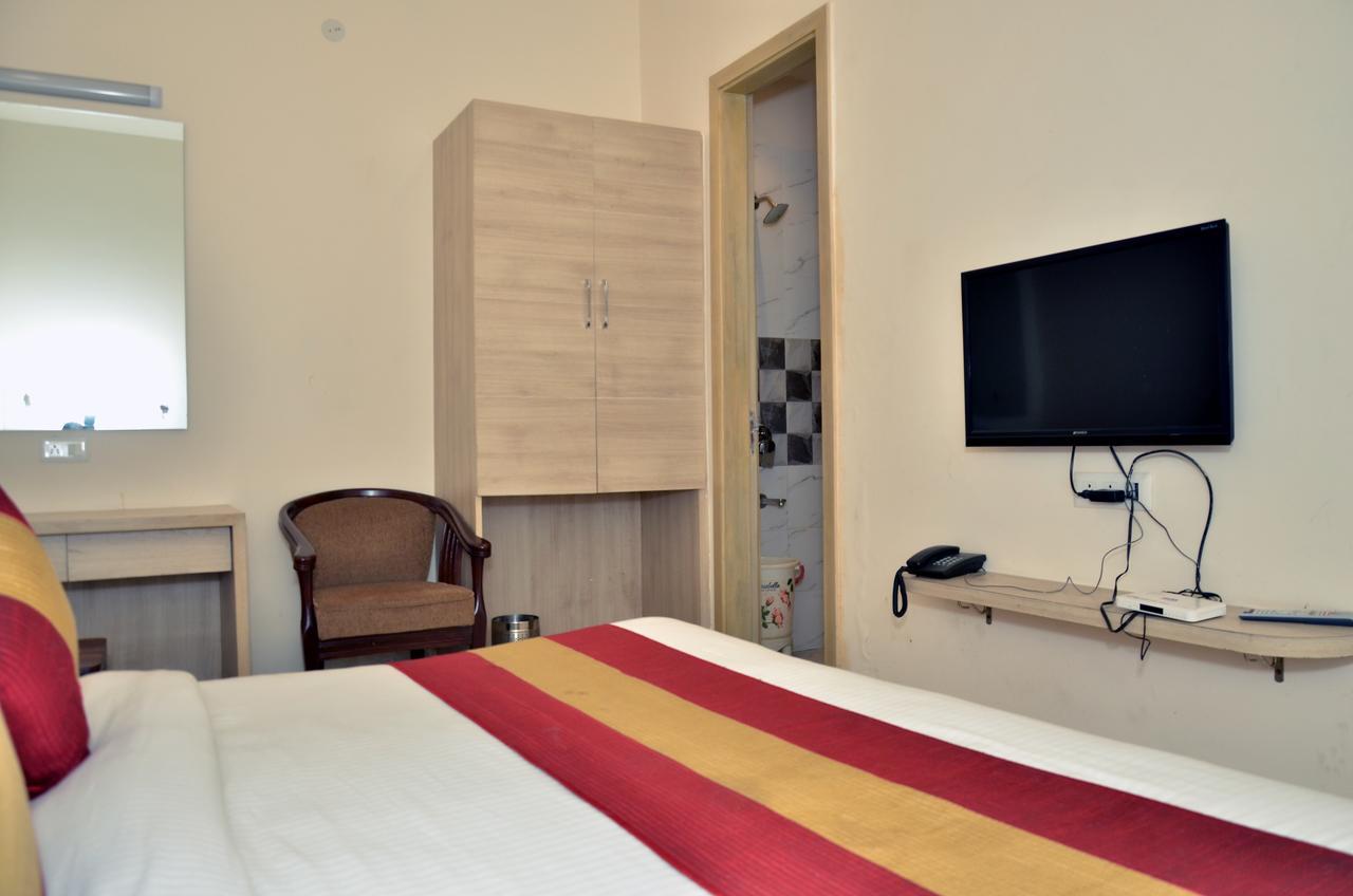Hotel Temple Inn Amritsar Exterior photo